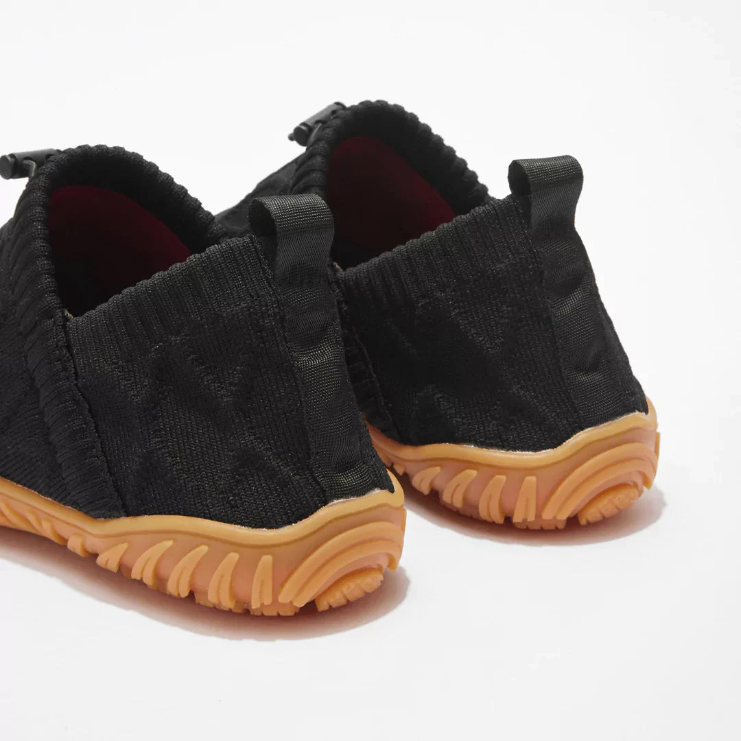 HelveFeet™